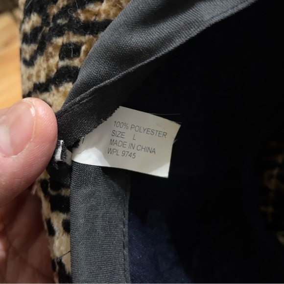 Velvet Cheetah Print Western
Hat With Chin Strap 1990s...vintage - Picture 9 of 9